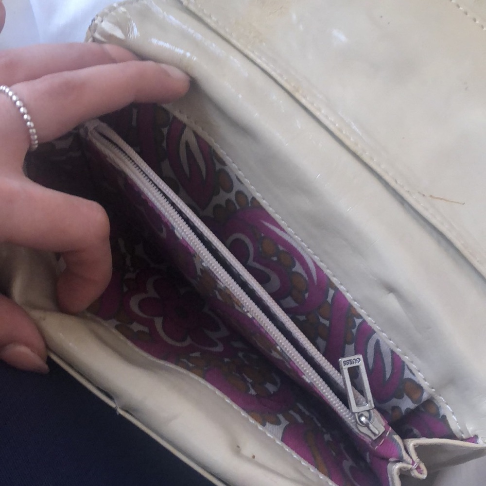 Guess Wallet - Picture 7 of 9